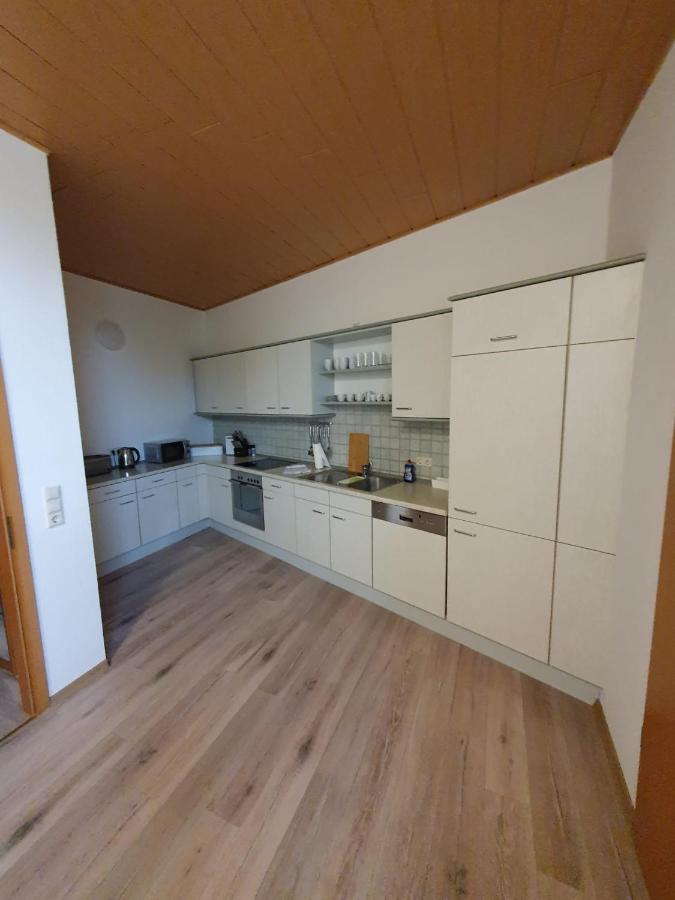 Suite Toni Bernburg Luaran gambar